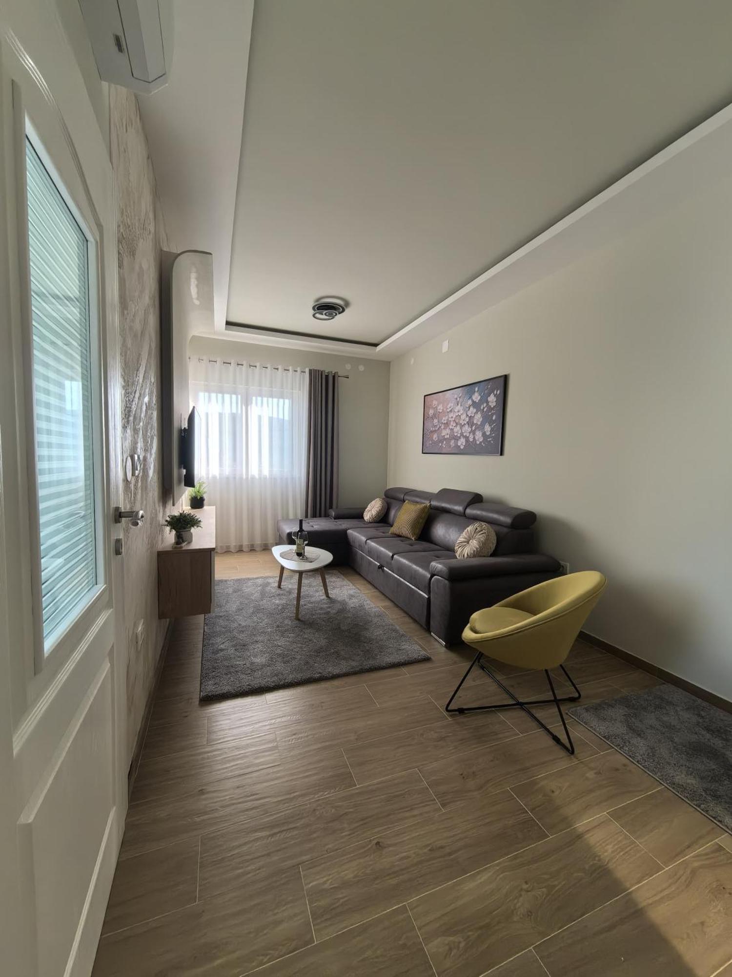 Sunny Hill - Parking - Fenced Garden - Luxury Loft Daire Kotor Dış mekan fotoğraf