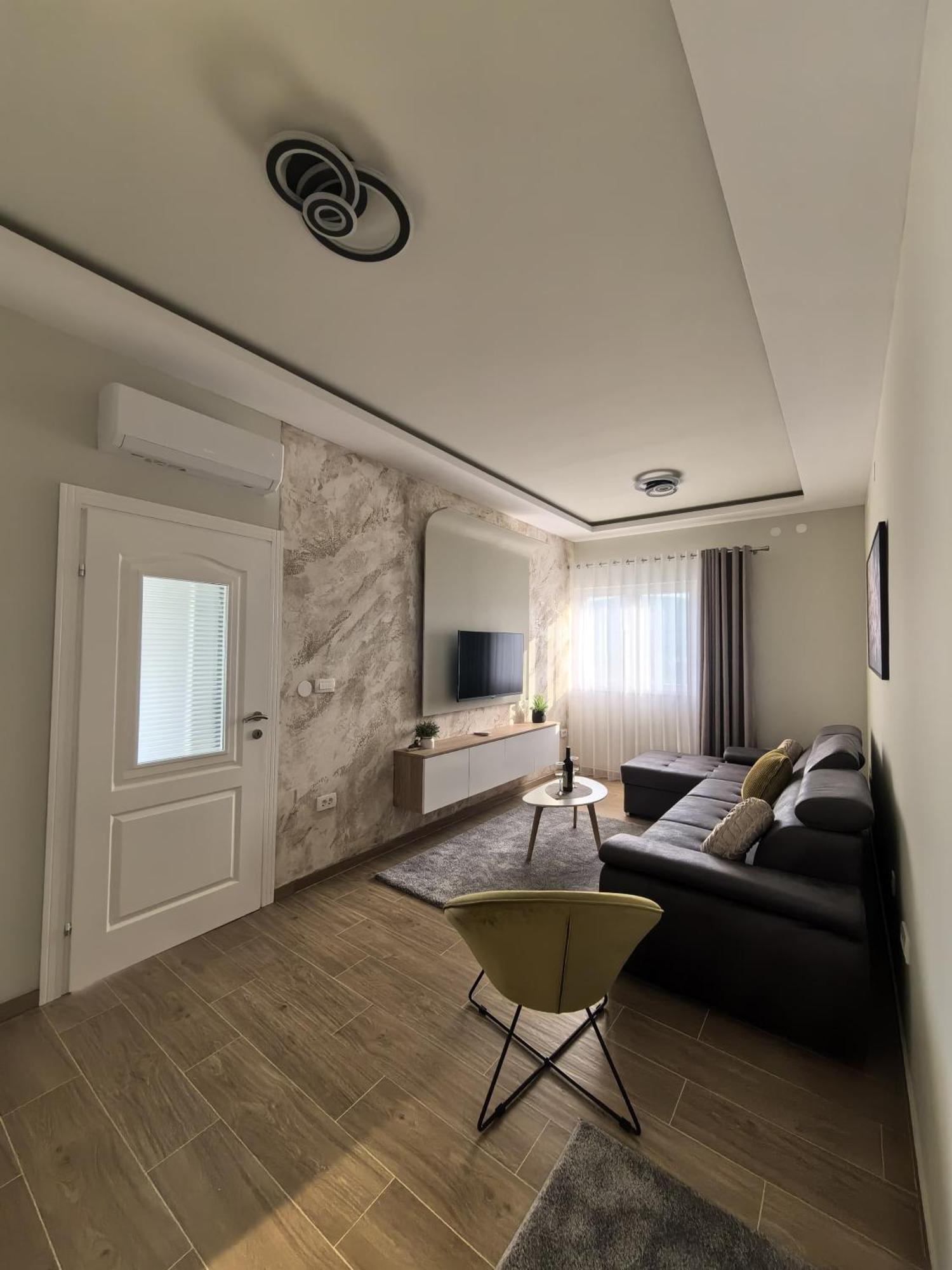 Sunny Hill - Parking - Fenced Garden - Luxury Loft Daire Kotor Dış mekan fotoğraf